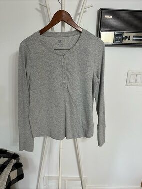 GAP Gray Long-Sleeve Henley Shirt
